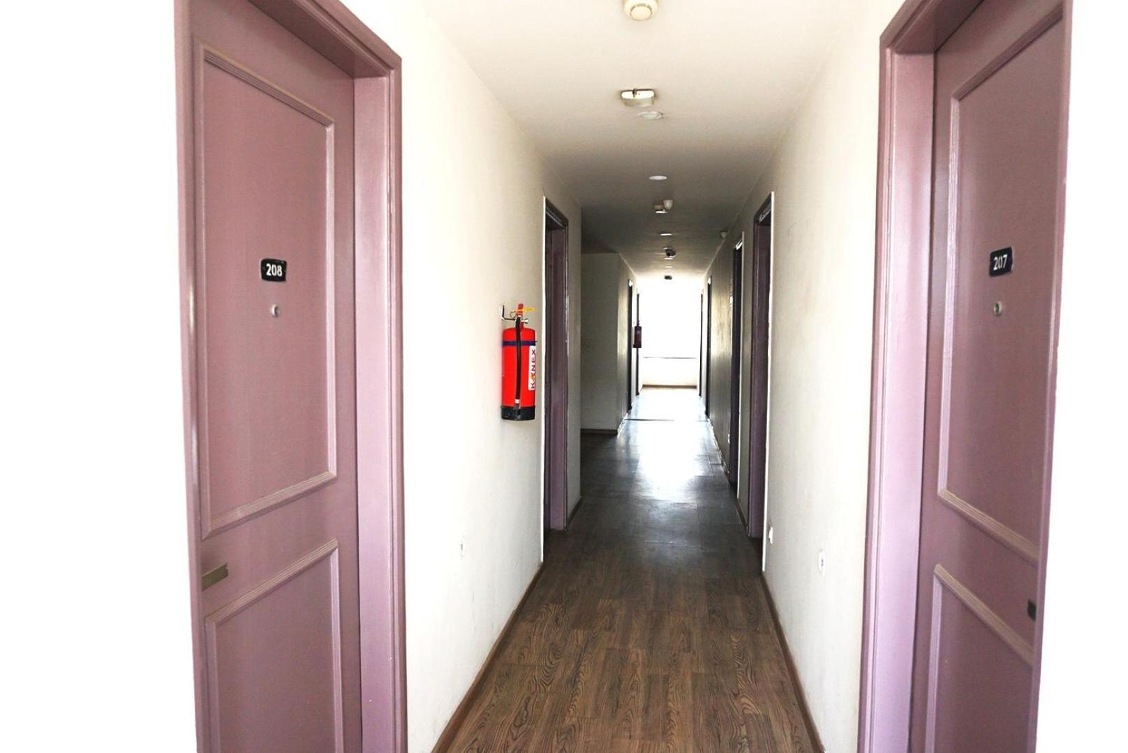 Tipsyy Inn 018 グルガウン エクステリア 写真